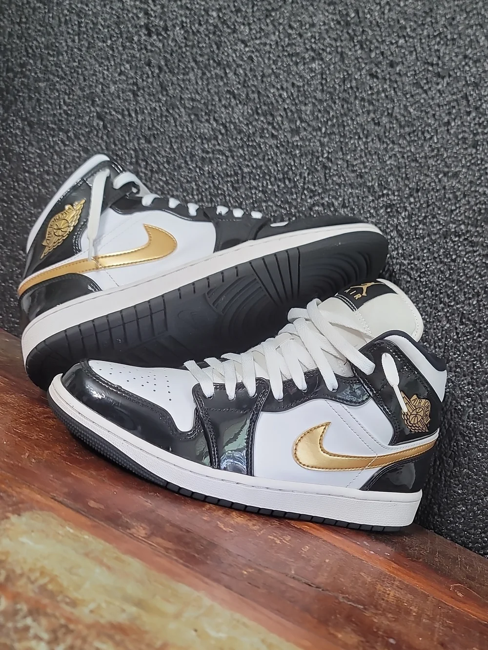 Nike Air Jordan 1 Mid SE 